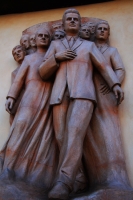 Monumento a Igino Righetti - Opera in terracotta refrattaria e pietra - cm h. 304x130x50 - Anno 2008 - Riccione RN