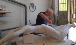 Ingrandimenti - Ingrandimento in scala da modello, realizzato in polistirolo e stucco preparatorio per la fusione in bronzo - Committente: museo comunale di Senigallia AN